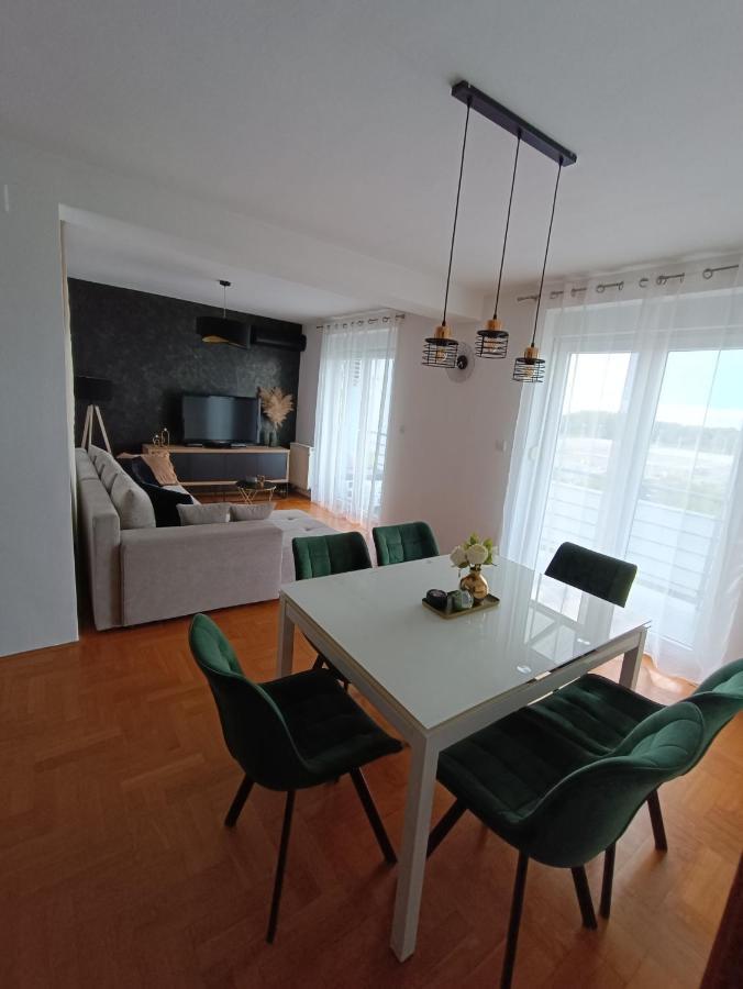 Appartement Arena à Osijek Extérieur photo